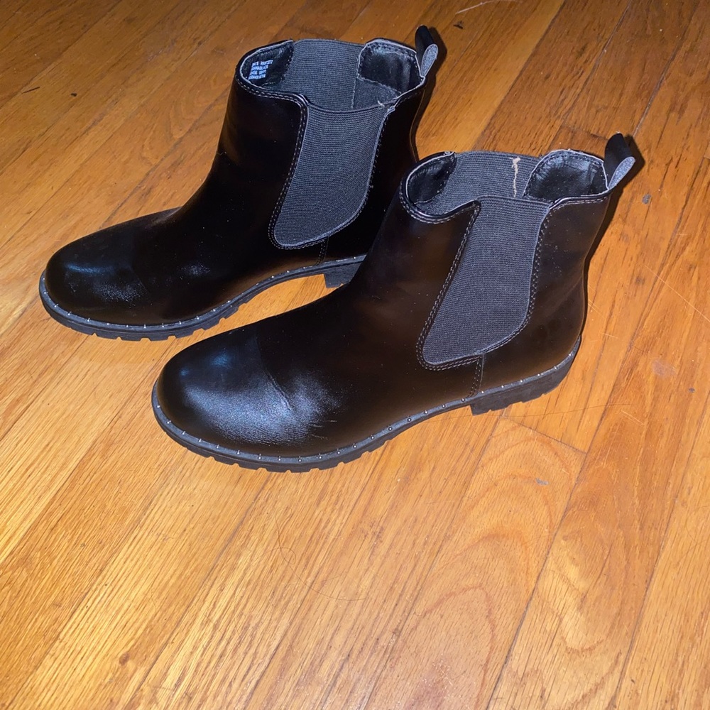 Black leather combat style boots excellent condition.